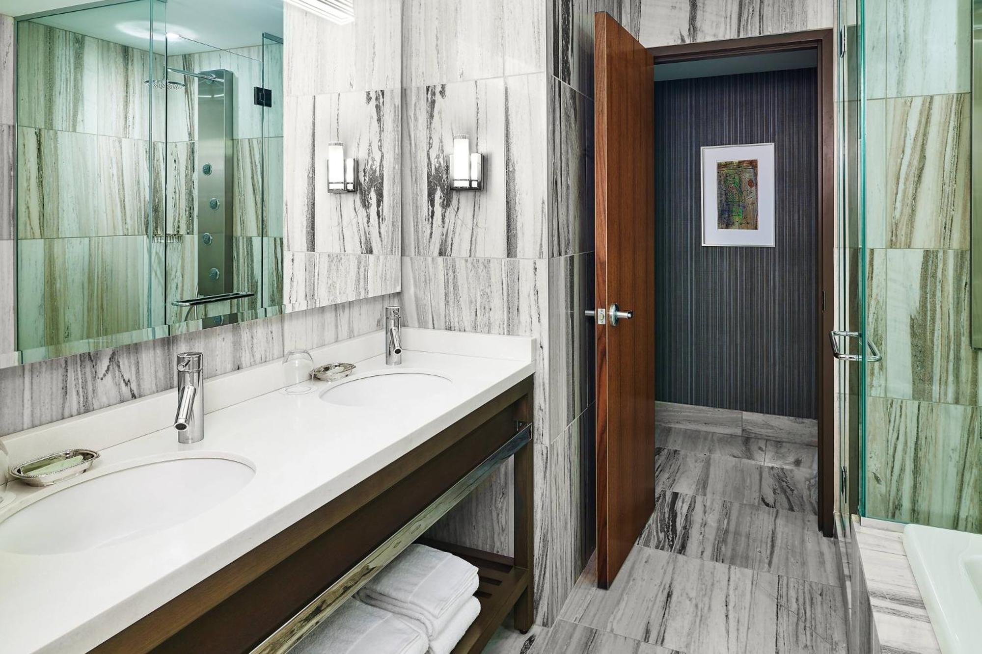 The Westin Cleveland Downtown Hotel Bagian luar foto